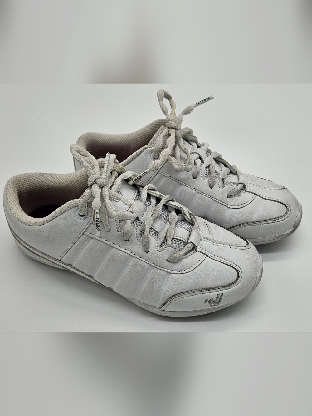Kids White Lace-Up Varsity Cheerleader II Shoes- Size 4.5